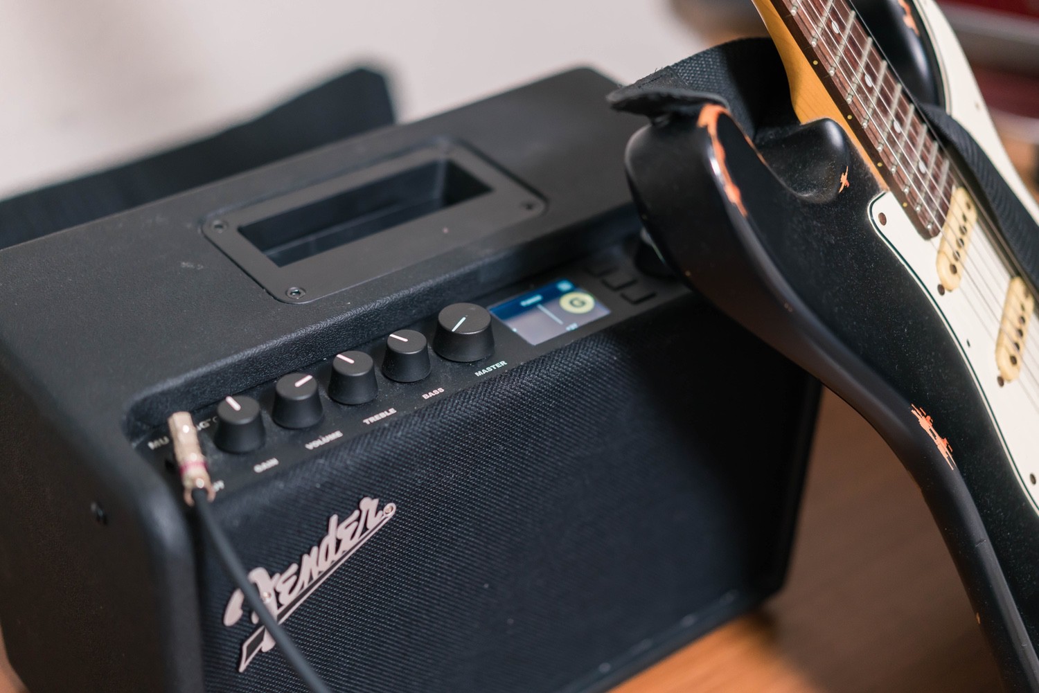 レビュー】Fender Mustang GT | Bluetooth機能付きのモデリングアンプ